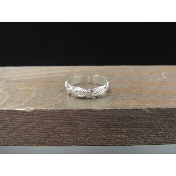 Size 4.5 Sterling Silver Leaf And Flower Fancy Toe Band Ring - Picture 1 of 8